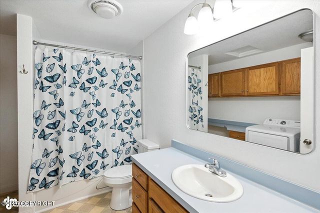 2040 Minerva Way, Anchorage, AK 99515
