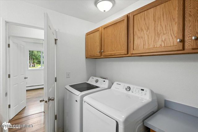 2040 Minerva Way, Anchorage, AK 99515