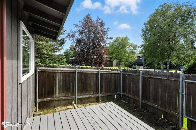 2040 Minerva Way, Anchorage, AK 99515