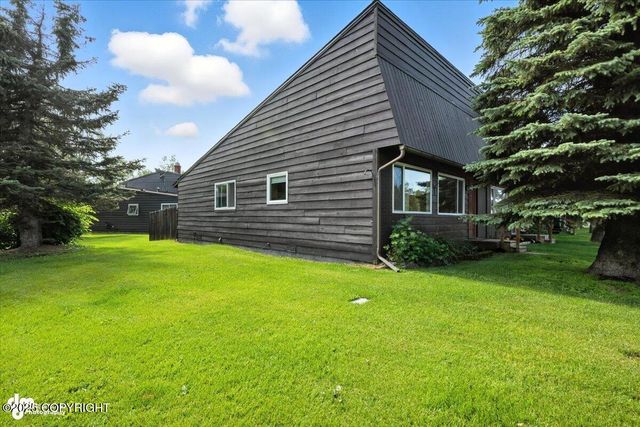 2040 Minerva Way, Anchorage, AK 99515