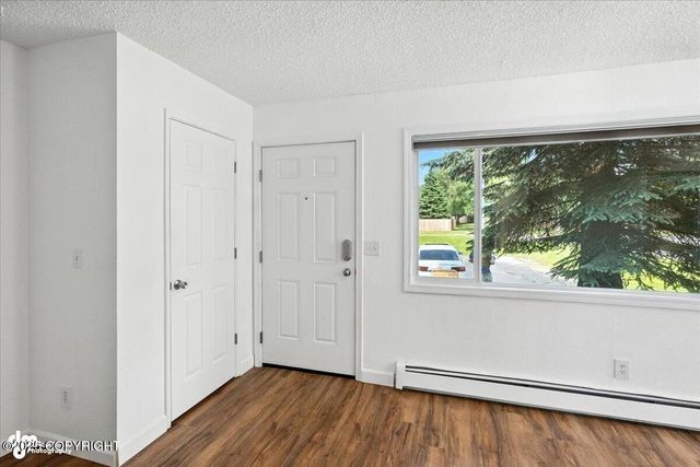 2040 Minerva Way, Anchorage, AK 99515