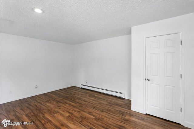 2040 Minerva Way, Anchorage, AK 99515