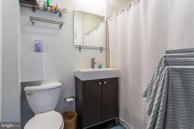 2020 LOCUST ST, Philadelphia, PA 19103