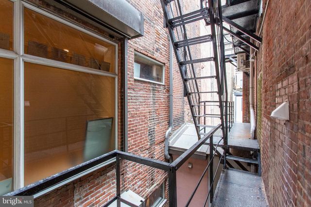 2020 LOCUST ST, Philadelphia, PA 19103