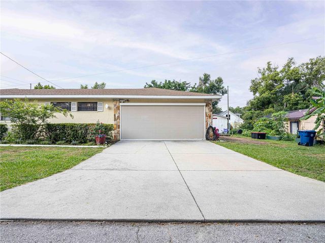 200 S MAIN AVENUE, Minneola, FL 34715