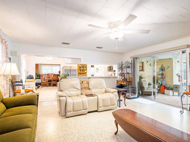 200 S MAIN AVENUE, Minneola, FL 34715