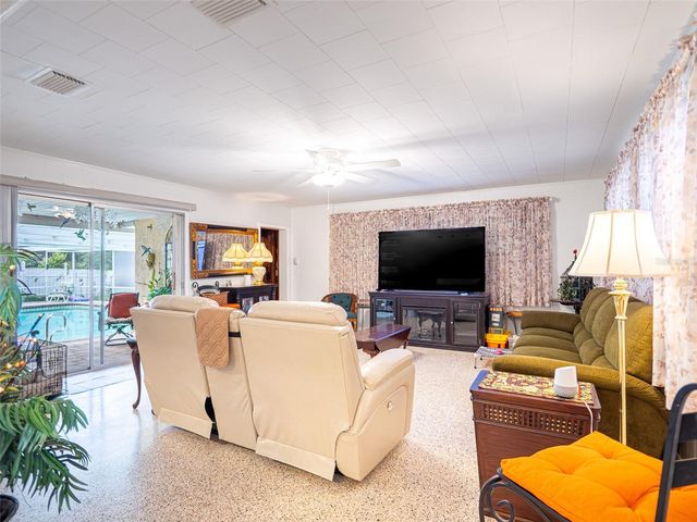200 S MAIN AVENUE, Minneola, FL 34715