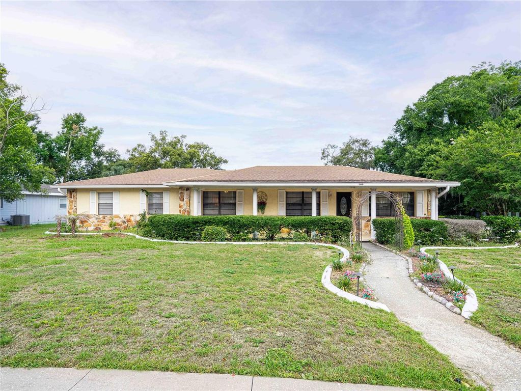 200 S MAIN AVENUE, Minneola, FL 34715
