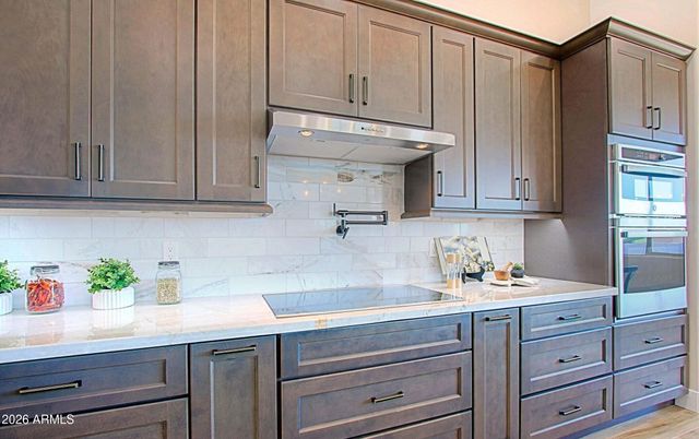 19 E DESERT HILLS Drive, Phoenix, AZ 85086