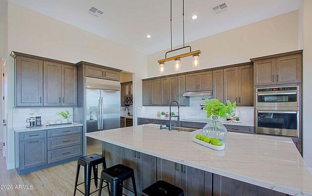 19 E DESERT HILLS Drive, Phoenix, AZ 85086