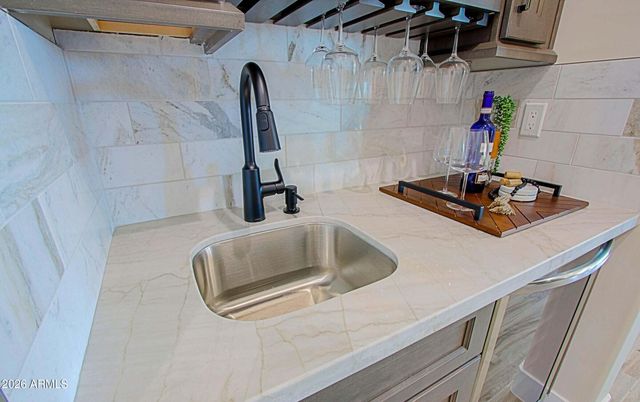 19 E DESERT HILLS Drive, Phoenix, AZ 85086