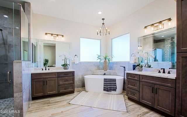 19 E DESERT HILLS Drive, Phoenix, AZ 85086