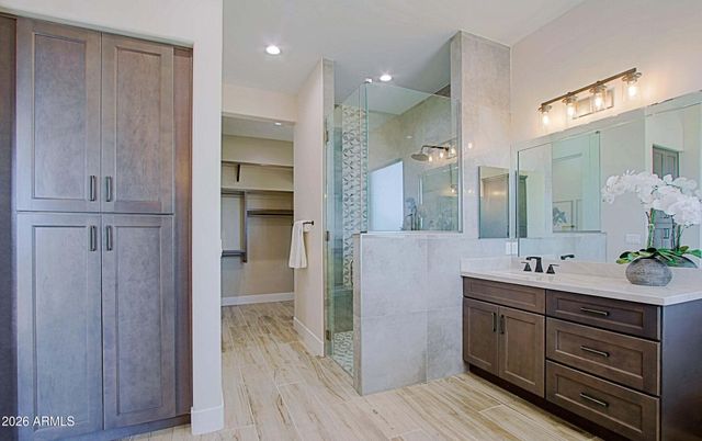 19 E DESERT HILLS Drive, Phoenix, AZ 85086