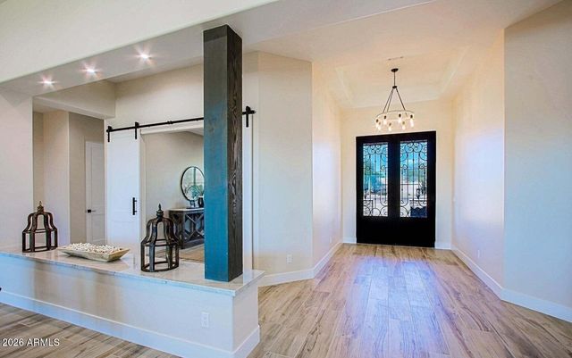 19 E DESERT HILLS Drive, Phoenix, AZ 85086