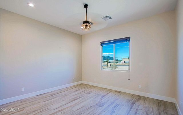 19 E DESERT HILLS Drive, Phoenix, AZ 85086