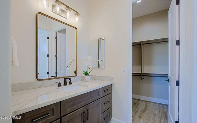 19 E DESERT HILLS Drive, Phoenix, AZ 85086