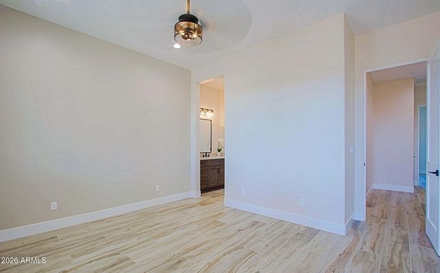 19 E DESERT HILLS Drive, Phoenix, AZ 85086