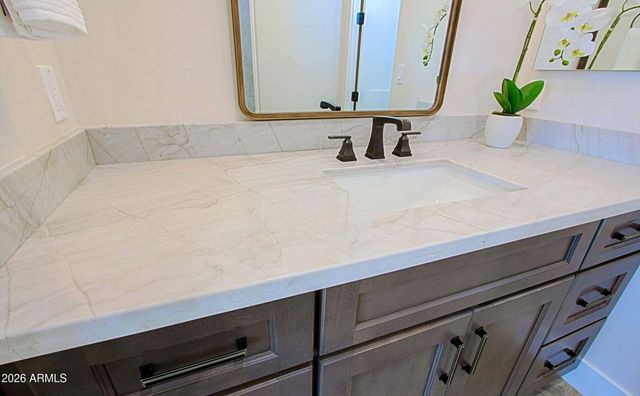 19 E DESERT HILLS Drive, Phoenix, AZ 85086