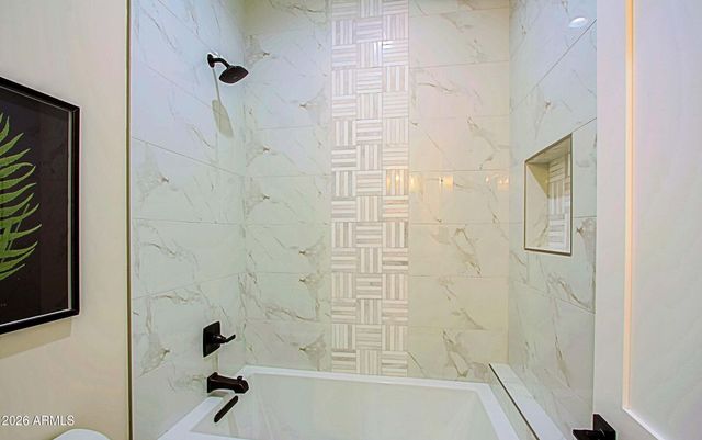 19 E DESERT HILLS Drive, Phoenix, AZ 85086