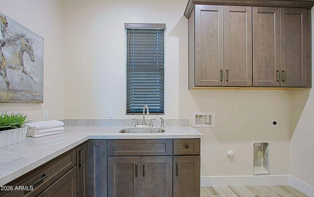 19 E DESERT HILLS Drive, Phoenix, AZ 85086