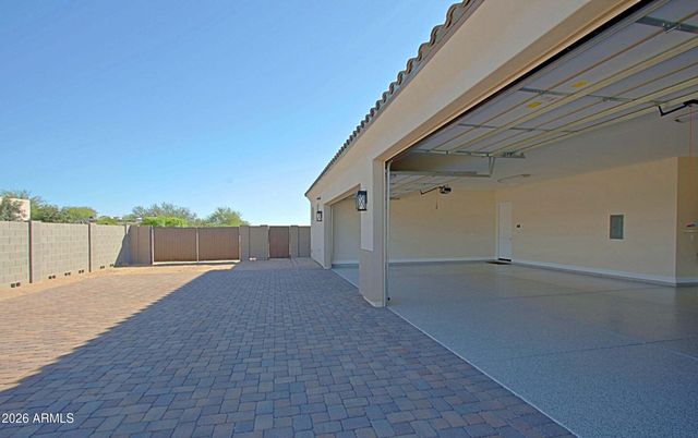 19 E DESERT HILLS Drive, Phoenix, AZ 85086
