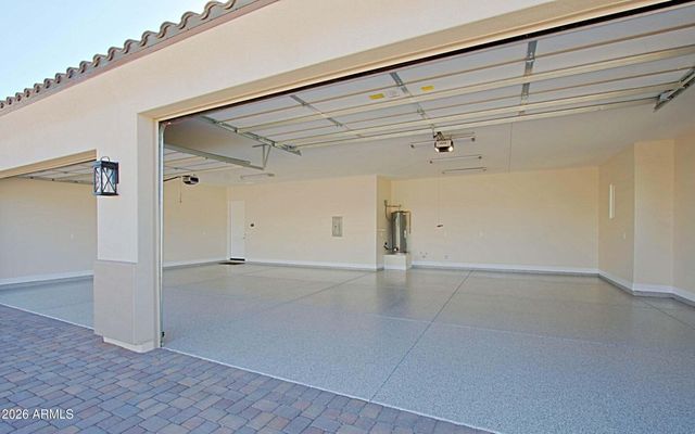 19 E DESERT HILLS Drive, Phoenix, AZ 85086