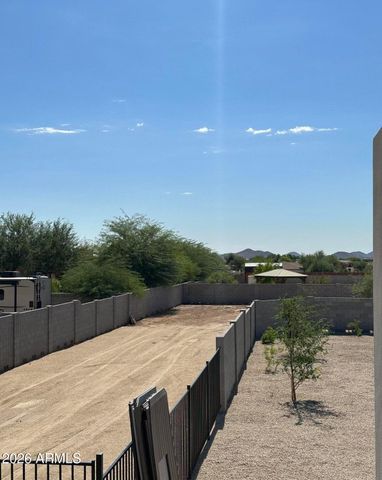 19 E DESERT HILLS Drive, Phoenix, AZ 85086