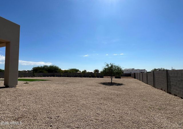 19 E DESERT HILLS Drive, Phoenix, AZ 85086