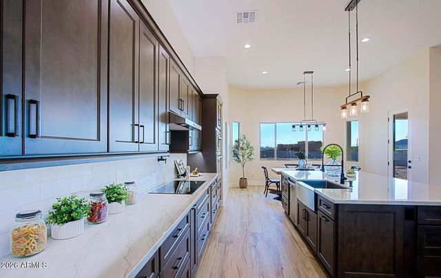 19 E DESERT HILLS Drive, Phoenix, AZ 85086