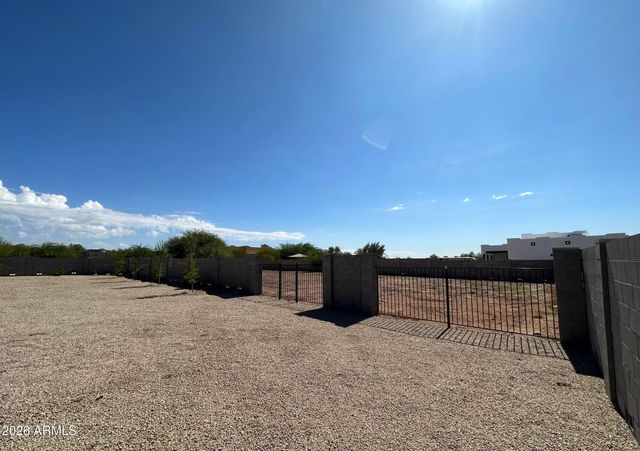 19 E DESERT HILLS Drive, Phoenix, AZ 85086