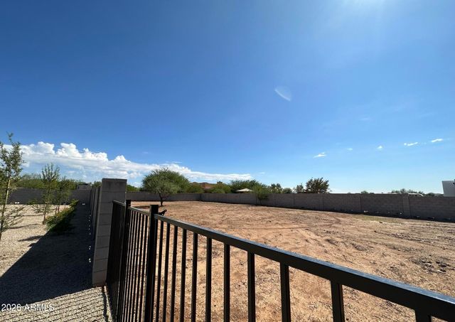 19 E DESERT HILLS Drive, Phoenix, AZ 85086