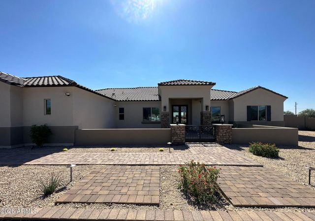 19 E DESERT HILLS Drive, Phoenix, AZ 85086