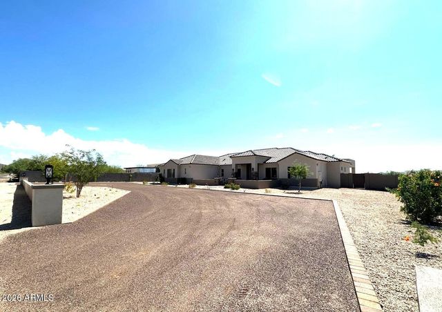 19 E DESERT HILLS Drive, Phoenix, AZ 85086