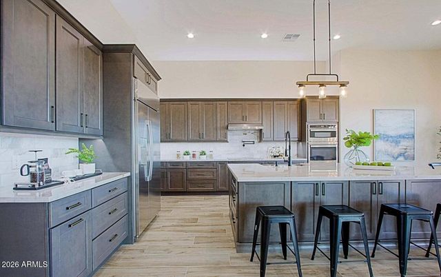 19 E DESERT HILLS Drive, Phoenix, AZ 85086