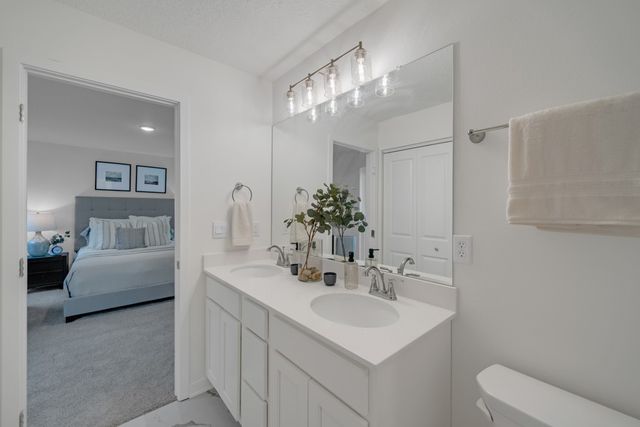 140 NW Rolling Circle, Waukee, IA 50263