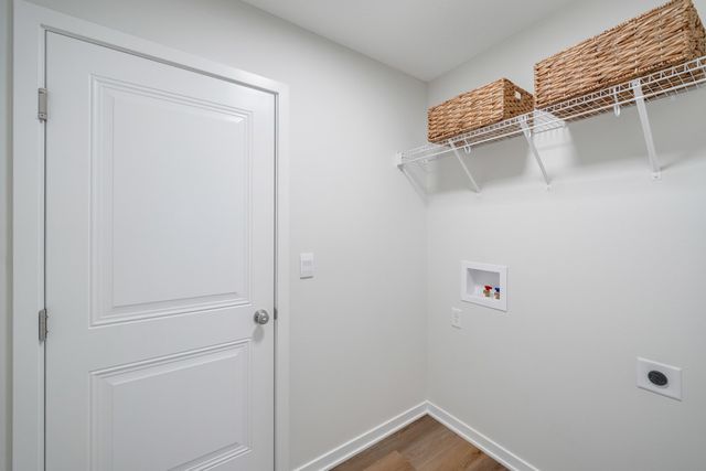 140 NW Rolling Circle, Waukee, IA 50263