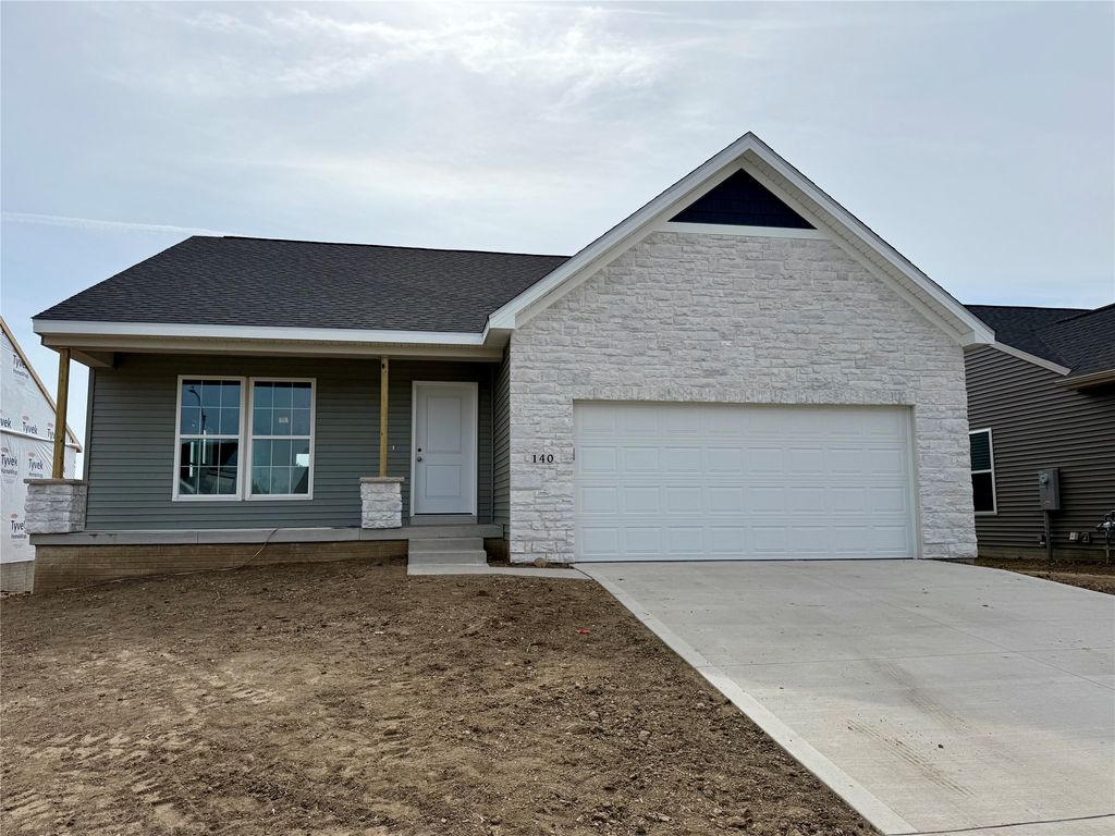 140 NW Rolling Circle, Waukee, IA 50263
