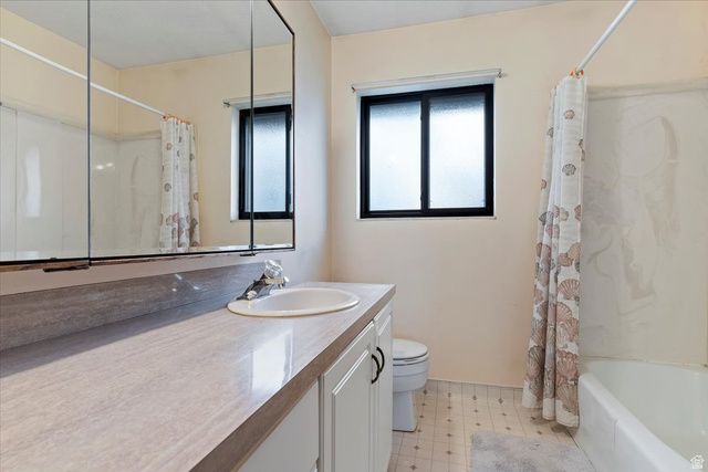 4501 S 1720 W, Roy, UT 84067