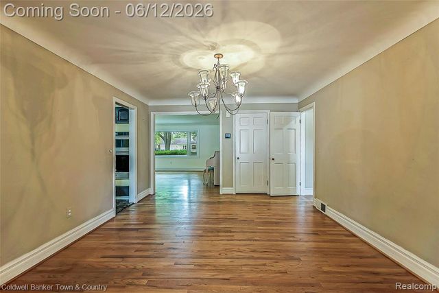 221 S Tompkins Street, Howell, MI 48843