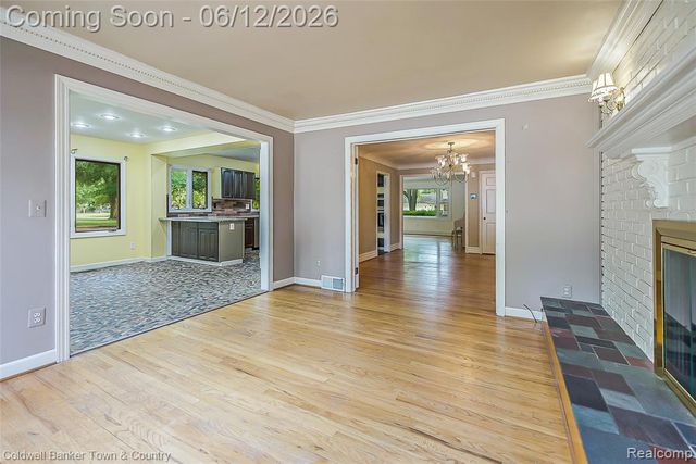 221 S Tompkins Street, Howell, MI 48843