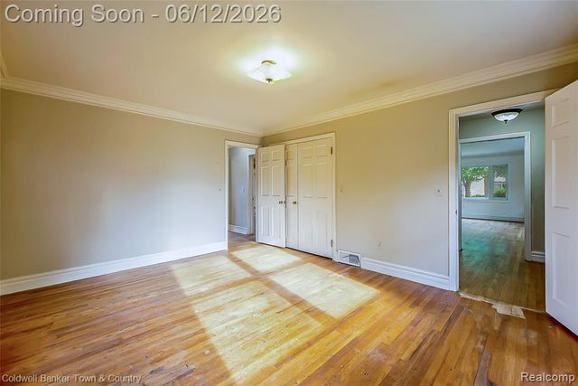221 S Tompkins Street, Howell, MI 48843
