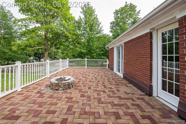 221 S Tompkins Street, Howell, MI 48843