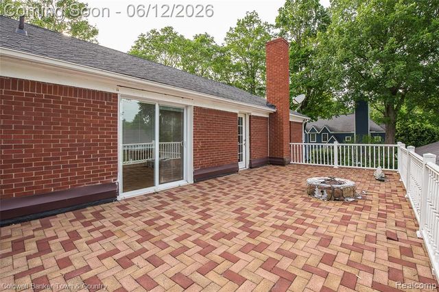 221 S Tompkins Street, Howell, MI 48843