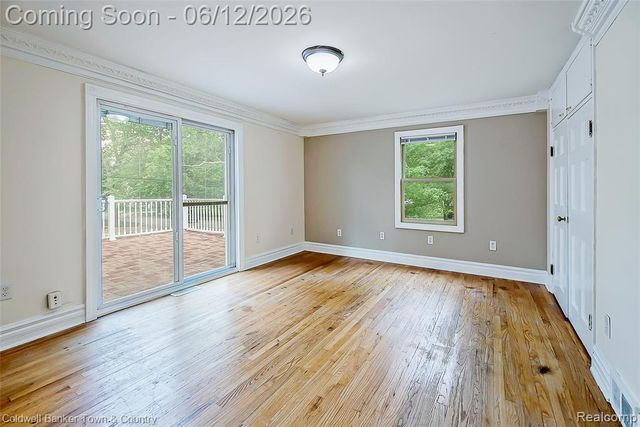 221 S Tompkins Street, Howell, MI 48843
