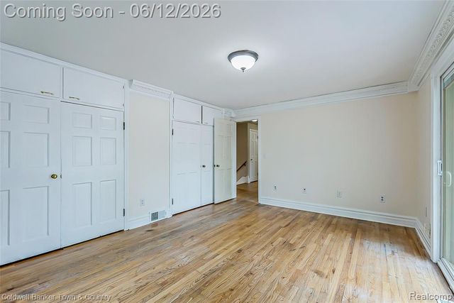 221 S Tompkins Street, Howell, MI 48843