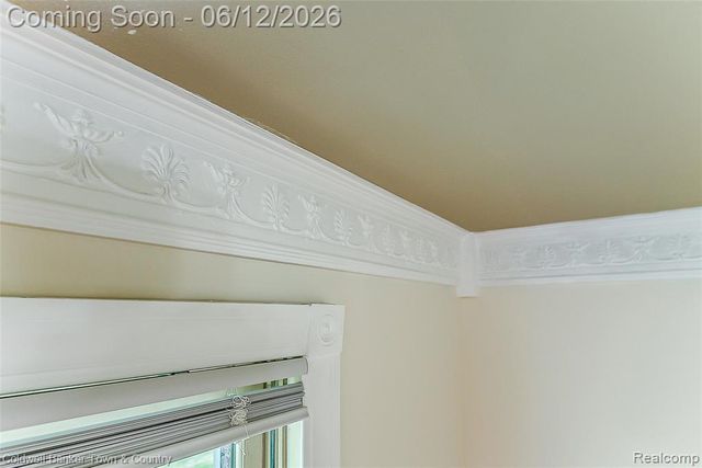 221 S Tompkins Street, Howell, MI 48843
