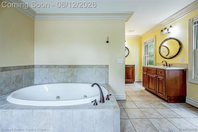 221 S Tompkins Street, Howell, MI 48843