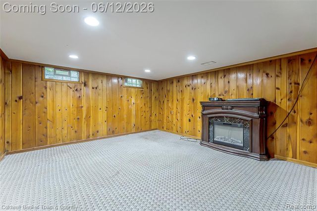 221 S Tompkins Street, Howell, MI 48843