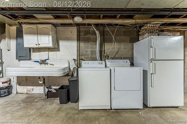 221 S Tompkins Street, Howell, MI 48843
