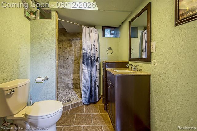 221 S Tompkins Street, Howell, MI 48843